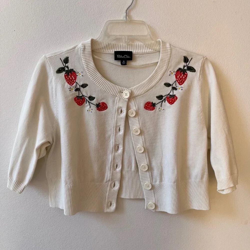 Retro Chic by Torrid Cottagecore Strawberry Cropped Cardigan Sweater Size 0 - Picture 14 of 16